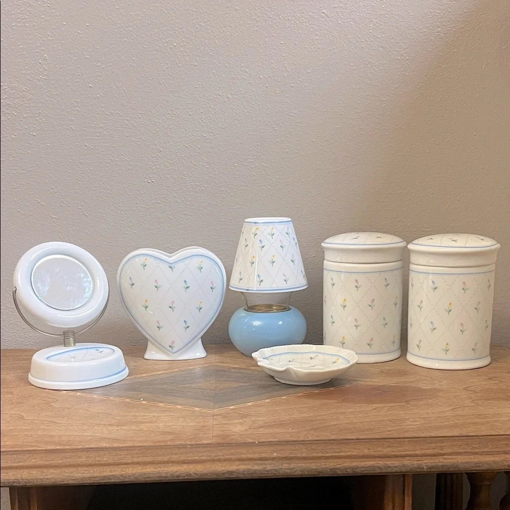 Vintage cottage core porcelain vanity set